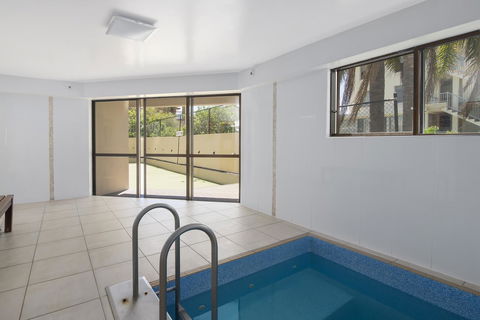 Burleigh Esplanade Apartments - Accommodation Australia 23
