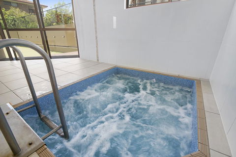 Burleigh Esplanade Apartments - Accommodation Australia 22