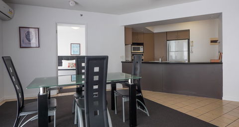 Broadbeach Savannah Resort - Accommodation Australia 16