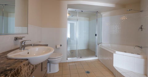 Broadbeach Savannah Resort - Accommodation Australia 11