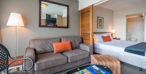 Broadbeach Savannah Resort - Accommodation Australia 33