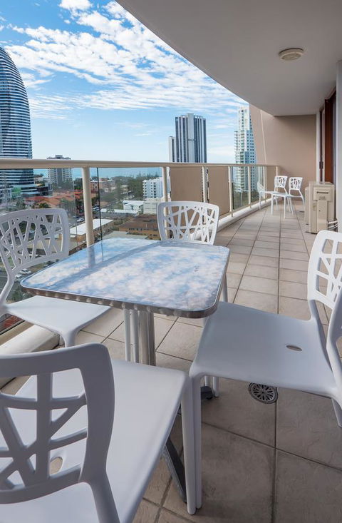 Broadbeach Savannah Resort - Accommodation Australia 9