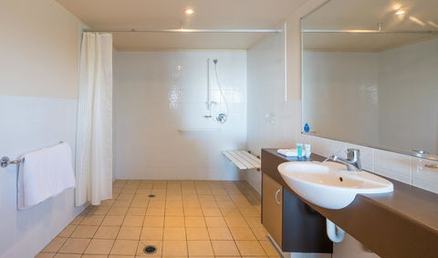 Broadbeach Savannah Resort - Accommodation Australia 36