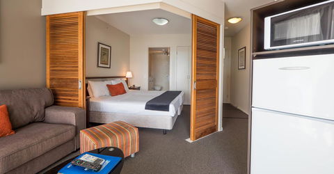 Broadbeach Savannah Resort - Accommodation Australia 32