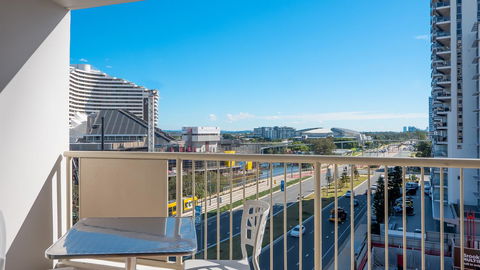 Broadbeach Savannah Resort - Accommodation Australia 39