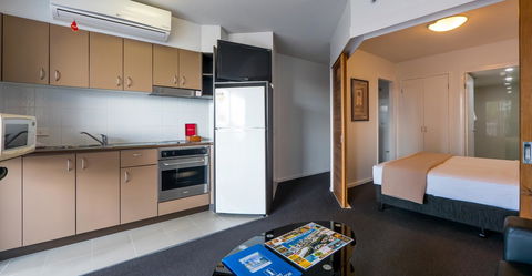 Broadbeach Savannah Resort - Accommodation Australia 30