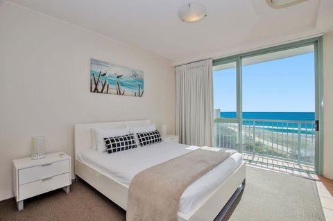 The Waterford On Main Beach - Accommodation Australia 23