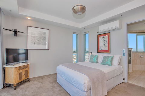 The Waterford On Main Beach - Accommodation Australia 40