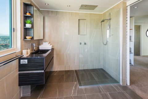 The Waterford On Main Beach - Accommodation Australia 3