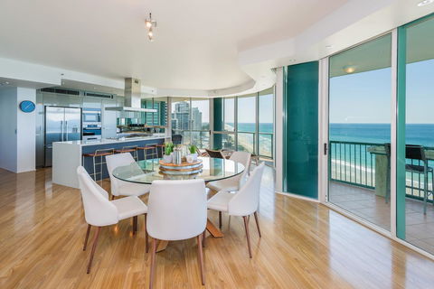 The Waterford On Main Beach - Accommodation Australia 10