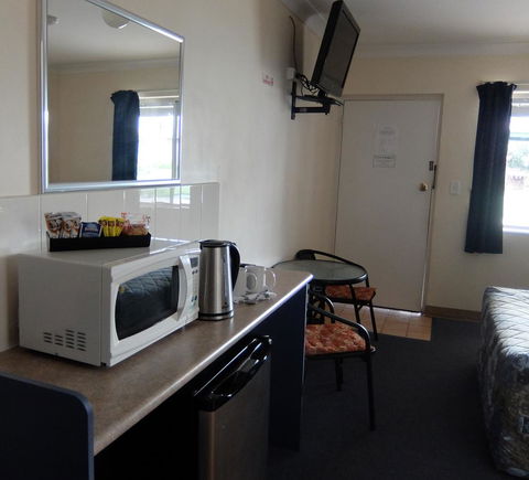 Nanango Star Motel - Bed n Breakfasts 42