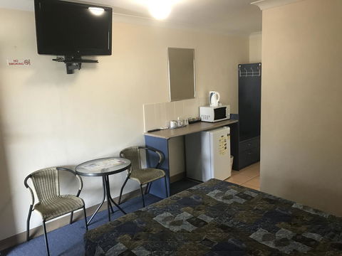 Nanango Star Motel - Bed n Breakfasts 23