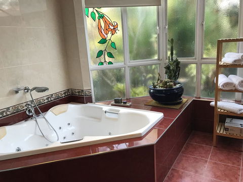 Taj On Byrnes - Private Luxury Apartment Mareeba - Accommodation Australia 4