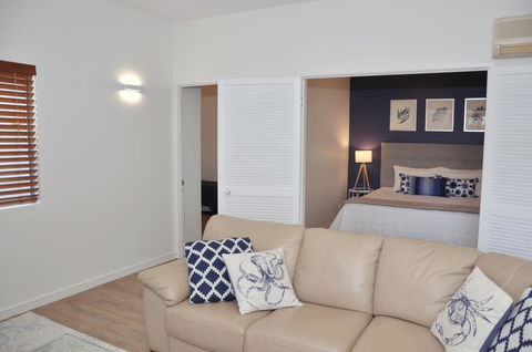 Rimini Holiday Apartments - Australia Shopping 25