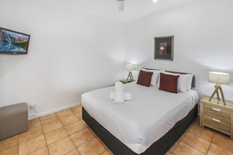 Rimini Holiday Apartments - Australia Shopping 2