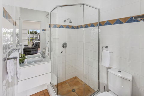 Rimini Holiday Apartments - Australia Shopping 6