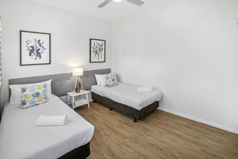 Rimini Holiday Apartments - Australia Shopping 16