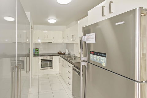 Rimini Holiday Apartments - Australia Shopping 11