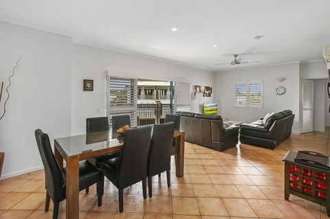 Rimini Holiday Apartments - Australia Shopping 5