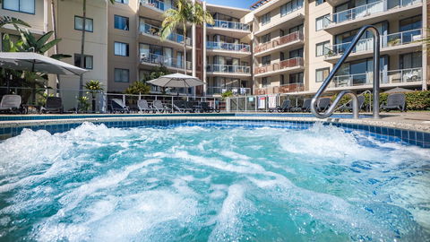 Swell Resort Burleigh Heads - Australia Shopping 12