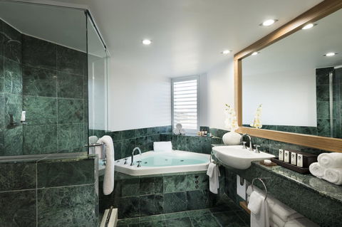 Sofitel Gold Coast Broadbeach - Accommodation Australia 4