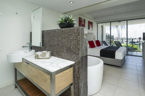 Blue On Blue Apartment 914 - Accommodation Australia 3