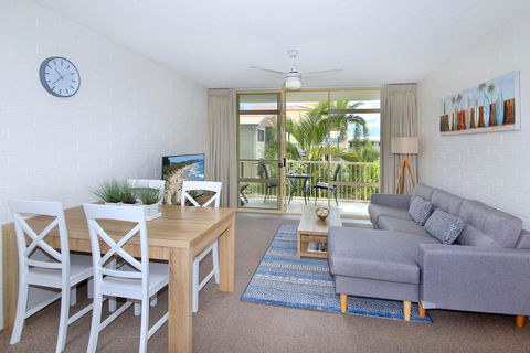 Surf Dance Apartments - Australia Shopping 4