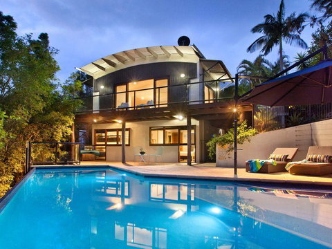 Villa 1 - 3 Parkedge Road - Bed n Breakfasts 0