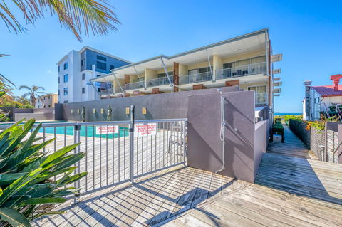 On The Beach Resort Bribie Island - Accommodation Australia 2