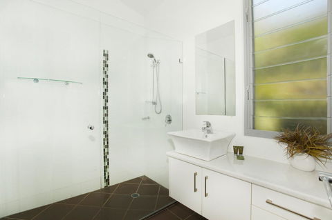 224 Centenary Heights Road Coolum Beach, 500 Dollar Bond, Linen Included - Accommodation Australia 10
