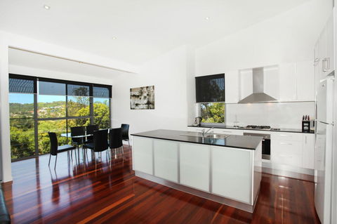 224 Centenary Heights Road Coolum Beach, 500 Dollar Bond, Linen Included - Accommodation Australia 2