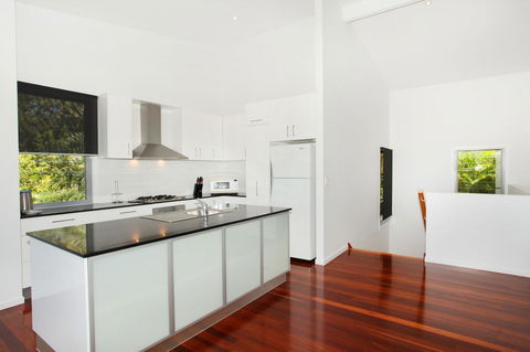 224 Centenary Heights Road Coolum Beach, 500 Dollar Bond, Linen Included - Accommodation Australia 1