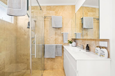 Hollow Tree Farm - Local Tourism 8