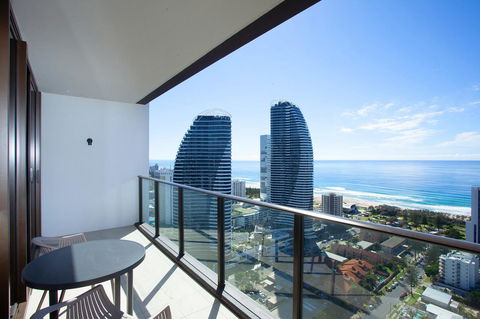 High Floor Ocean View Suites Broadbeach - Accommodation Australia 3