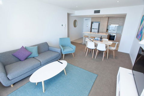 High Floor Ocean View Suites Broadbeach - Accommodation Australia 4