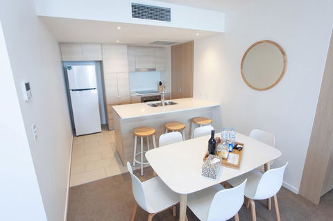 High Floor Ocean View Suites Broadbeach - Accommodation Australia 9