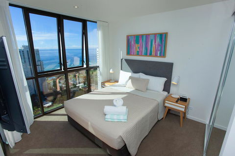 High Floor Ocean View Suites Broadbeach - Accommodation Australia 21