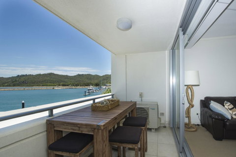 Blue On Blue Studio Room 1272 - Accommodation Australia 5