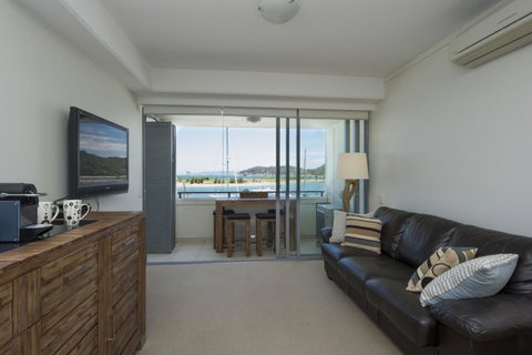 Blue On Blue Studio Room 1272 - Accommodation Australia 1
