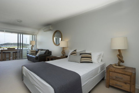 Blue On Blue Studio Room 1272 - Accommodation Australia 0