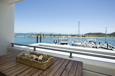 Blue On Blue Studio Room 1272 - Accommodation Australia 3