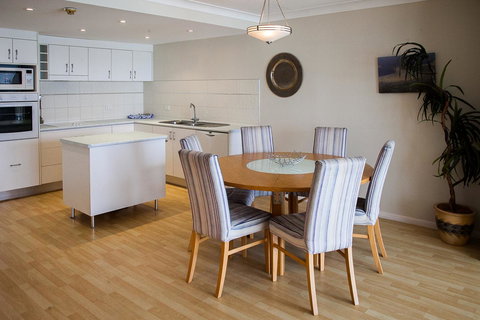 Elouera Tower - Australia Shopping 23