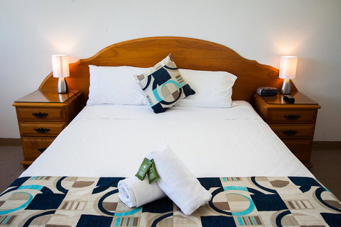 Elouera Tower - Australia Shopping 10