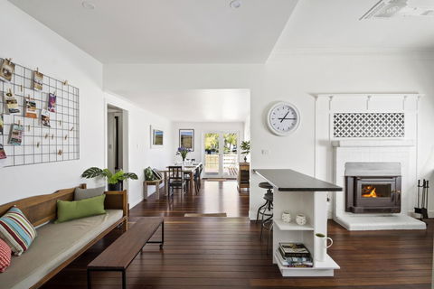 The Lighthouse - Accommodation Australia 7