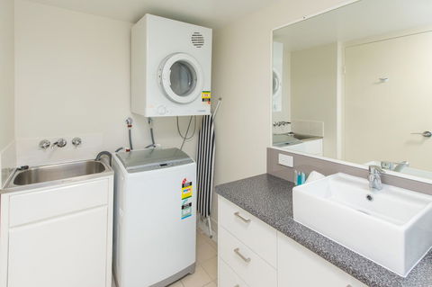 Miami Beachside Holiday Apartments - Accommodation Australia 23