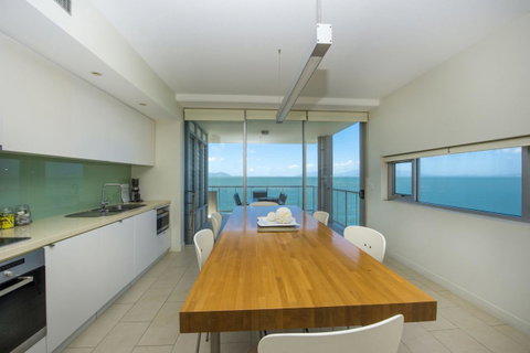 1 Bright Point Apartment 4201 - Accommodation Australia 2