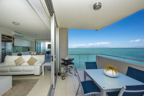 1 Bright Point Apartment 4201 - Accommodation Australia 0