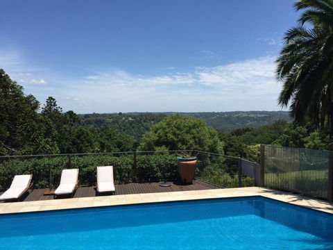 Montville Holiday Apartments - Bed n Breakfasts 18
