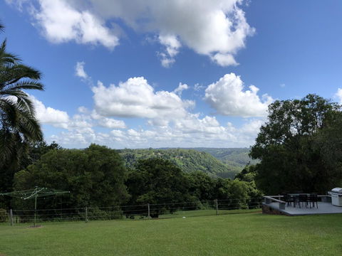 Montville Holiday Apartments - Bed n Breakfasts 10