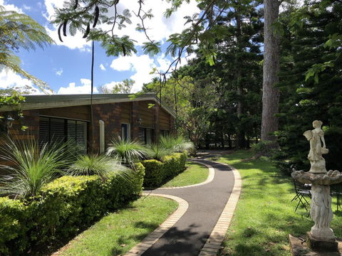 Montville Holiday Apartments - Bed n Breakfasts 14